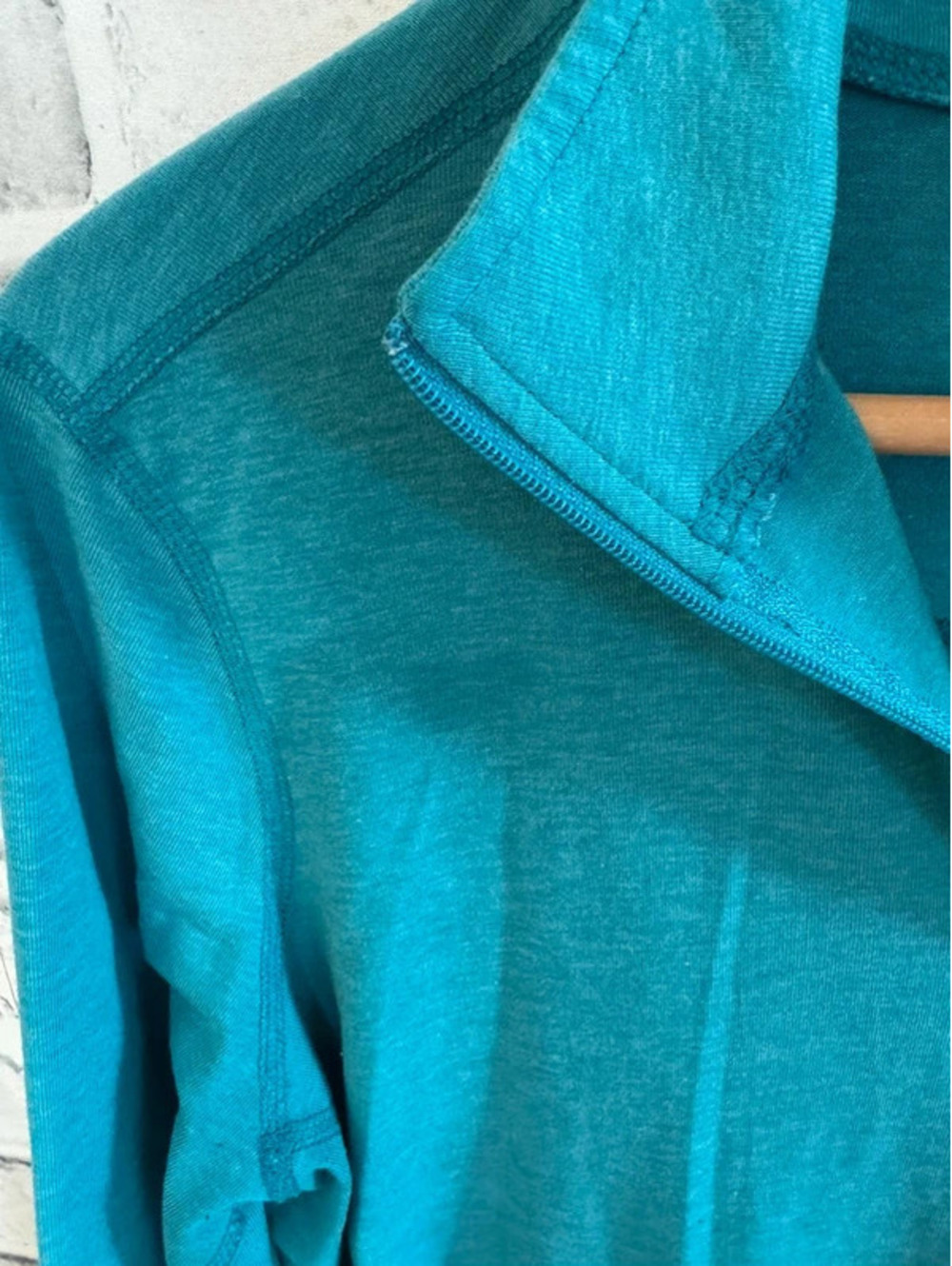 Women’s Carhartt teal 1/4 zip pullover lightweight size medium - Picture 2 of 4